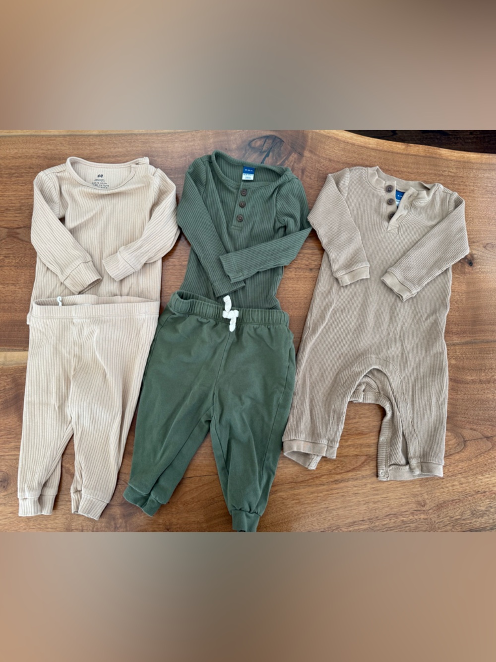 Bundle of 3 Neutral Baby 2-piece outfits